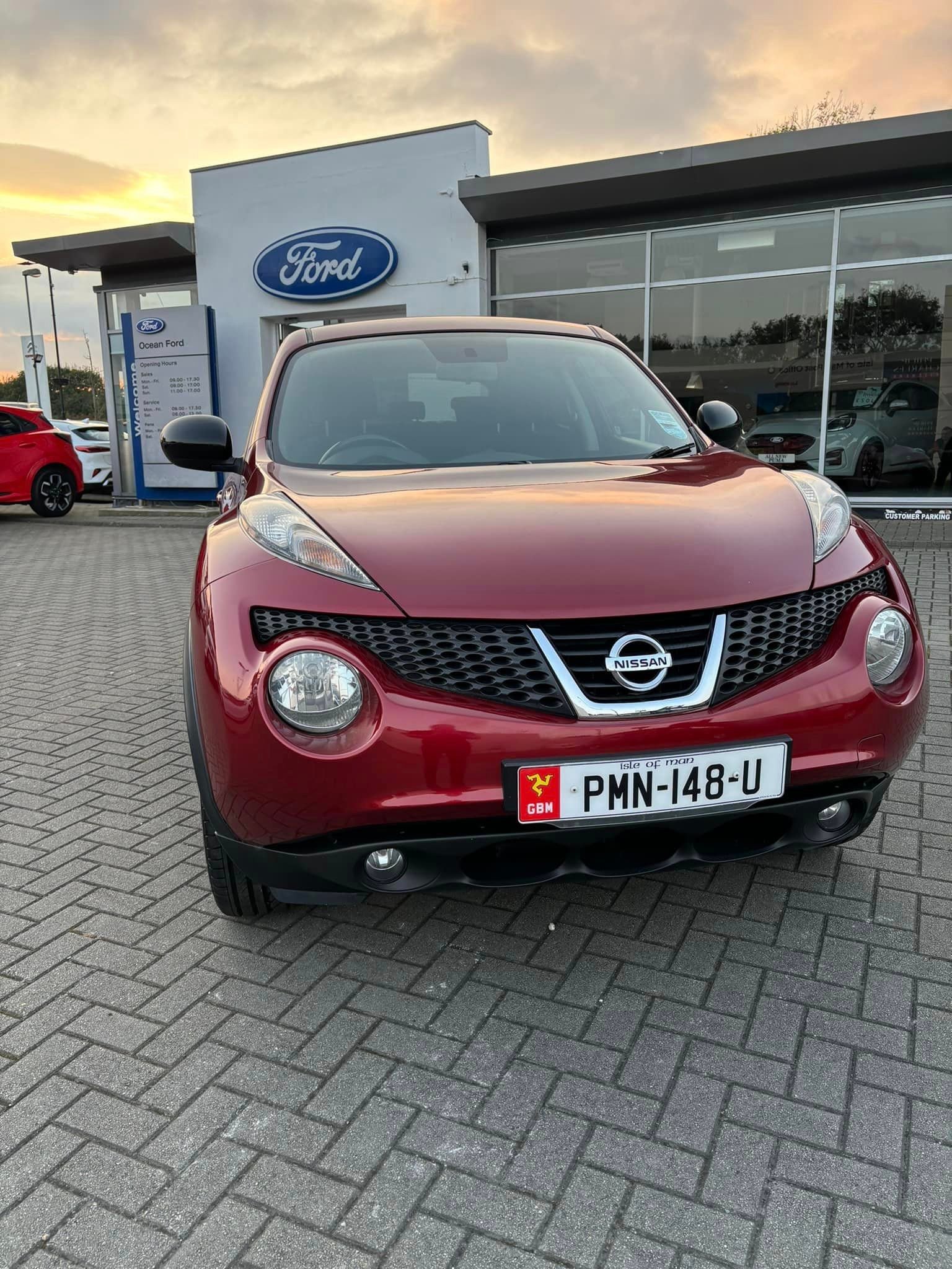 2014 1.6 petrol Nissan Juke N Tec 5 door SUV