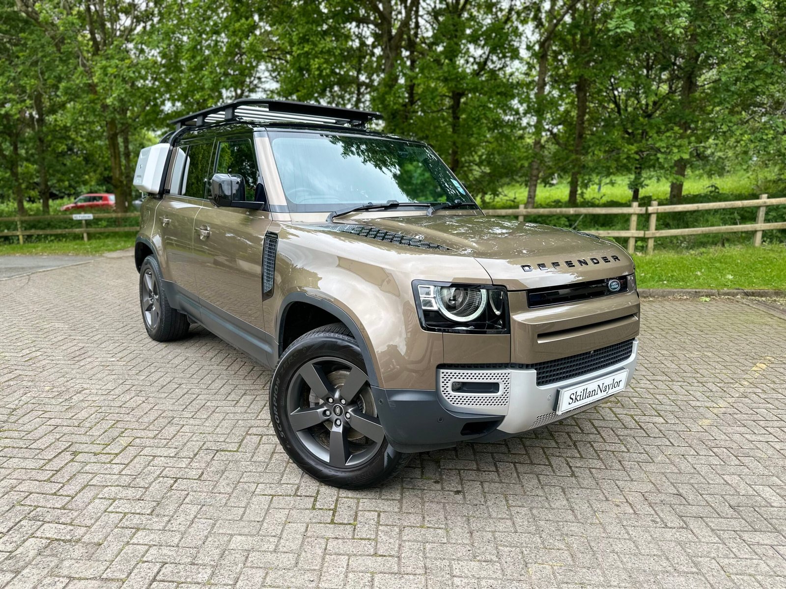 2020 Land Rover Defender 2.0 D240 SE 110 5Dr Auto